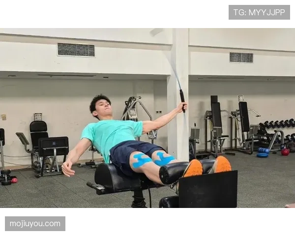 孙杨家的冰箱里塞满蛋白粉，邻居以为他开了个健身房